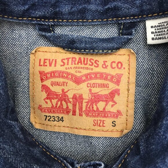 Levi's Women's Jean Jacket Dark Wash Trucker Jacket Cotton size Small - Picture 4 of 9